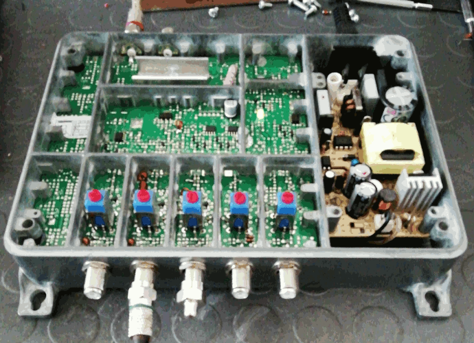 Vista interna centralino TV in pressofusione